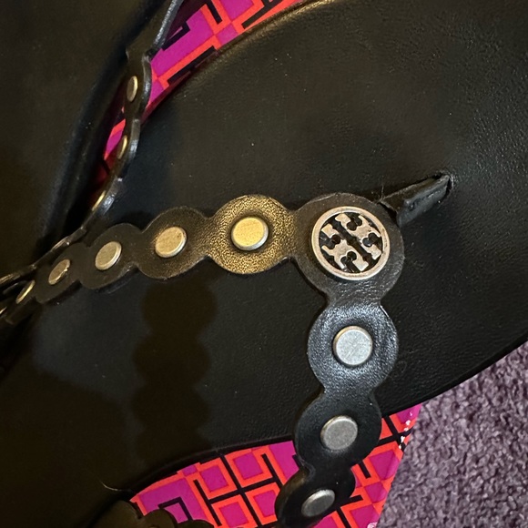 Tory Burch Benton Scalloped Thong - Picture 2 of 5